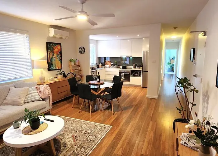 Beachside Bliss! Maroubra Beach Prime Location